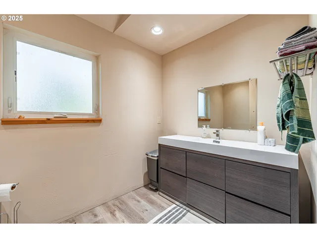 $650,000 | 3333 Hayden Bridge Road, Springfield, OR 97477