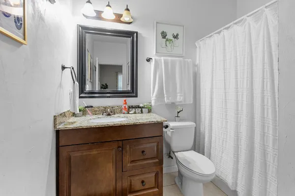 $3,300 | 1775 Belle Vue Way, Unit 1, Tallahassee, FL 32304