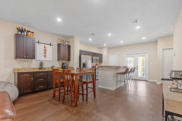 $3,300 | 1775 Belle Vue Way, Unit 1, Tallahassee, FL 32304
