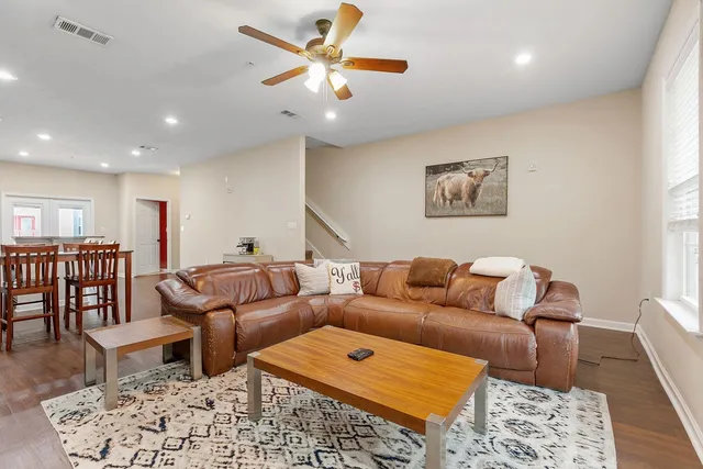 $3,000 | 1775 Belle Vue Way, Unit 1, Tallahassee, FL 32304