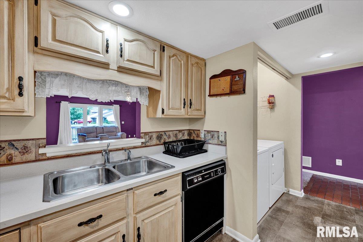 2223 Veterans Road, Unit 2 Morton, IL 61550 - Photo 11 of 21 Gallery Image 11