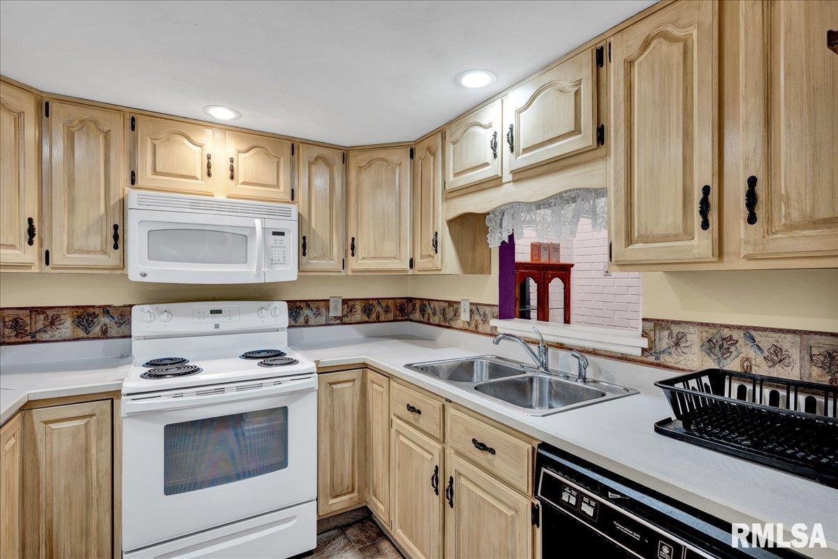 2223 Veterans Road, Unit 2 Morton, IL 61550 - Photo 9 of 21 Gallery Image 9