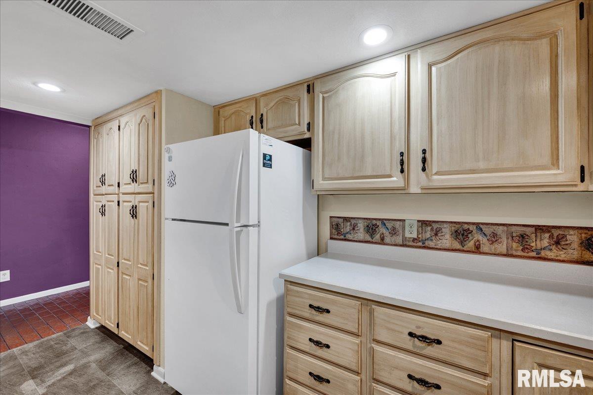2223 Veterans Road, Unit 2 Morton, IL 61550 - Photo 10 of 21 Gallery Image 10