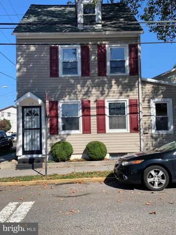 $2,000 | 119 Franklin Street, Unit 2, Bristol, PA 19007