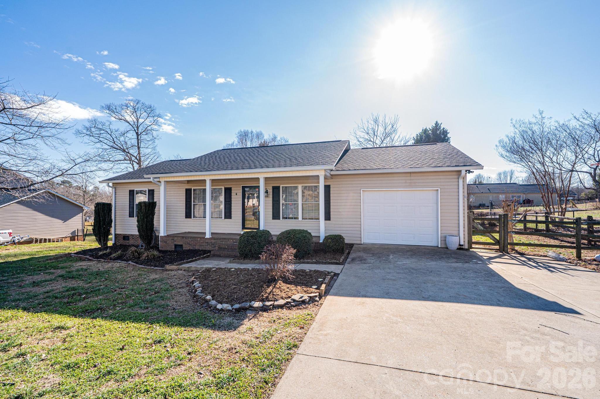 1355 Millrace Drive Conover, NC 28613 - Photo 4 of 37