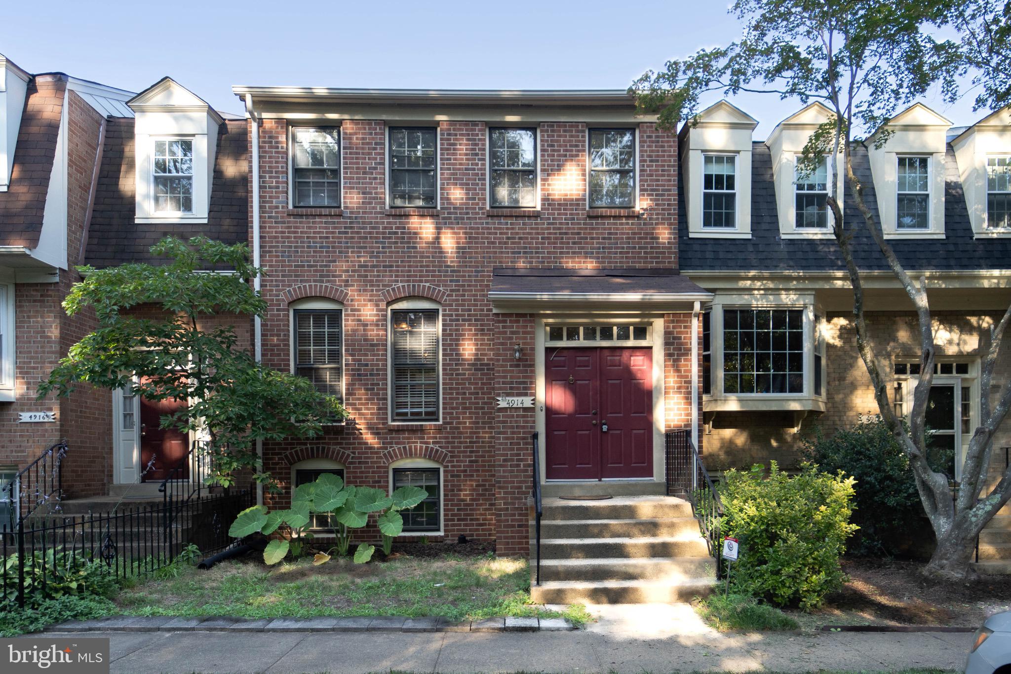 4914 Carriagepark Road Fairfax, VA 22032 - Photo 1 of 40