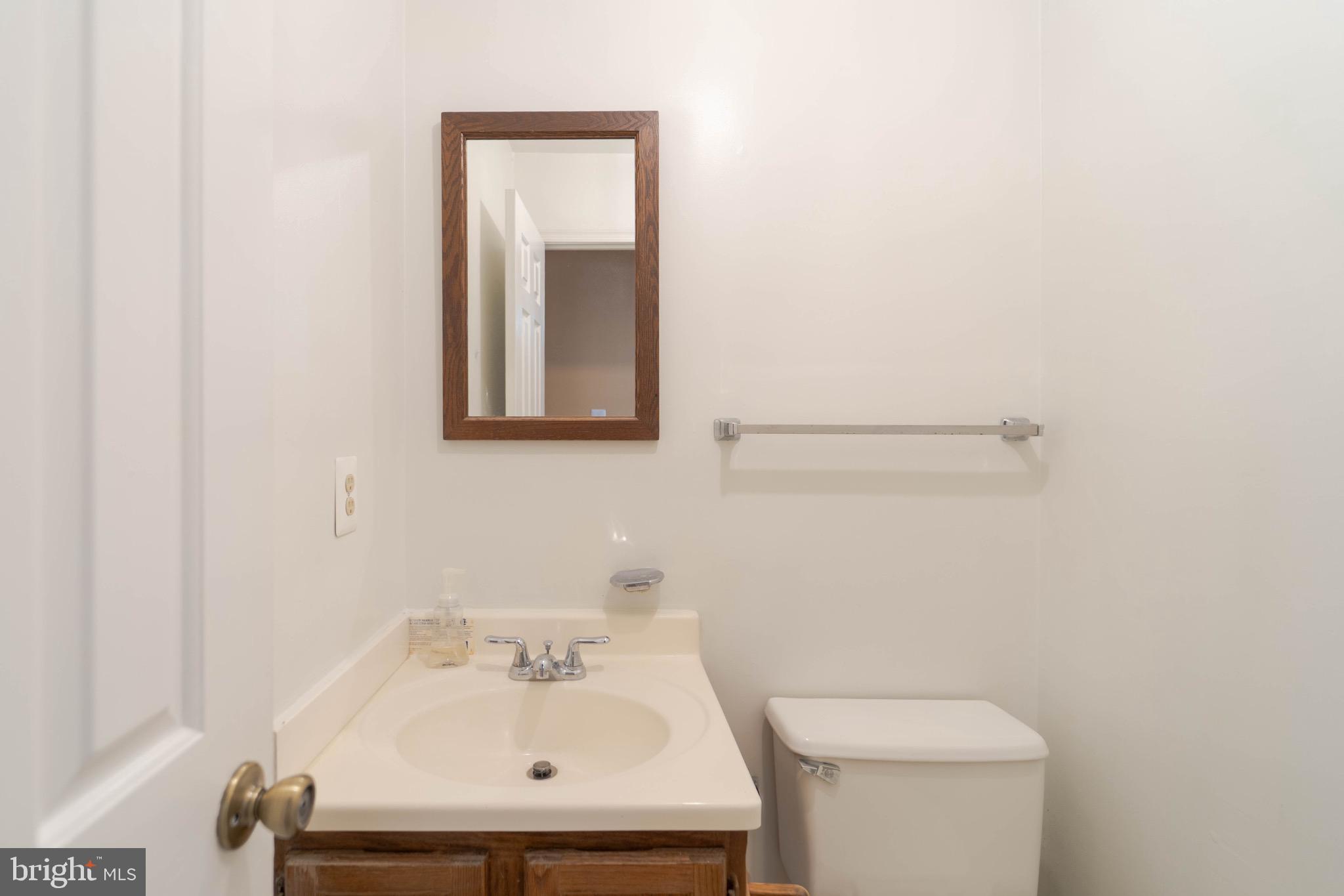 4914 Carriagepark Road Fairfax, VA 22032 - Photo 14 of 40