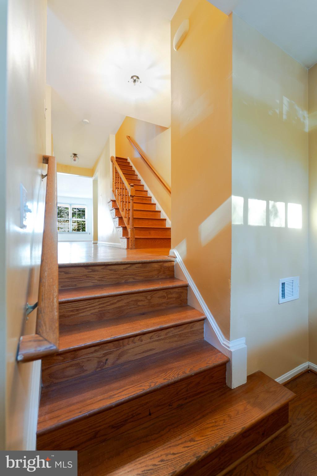 4914 Carriagepark Road Fairfax, VA 22032 - Photo 2 of 40