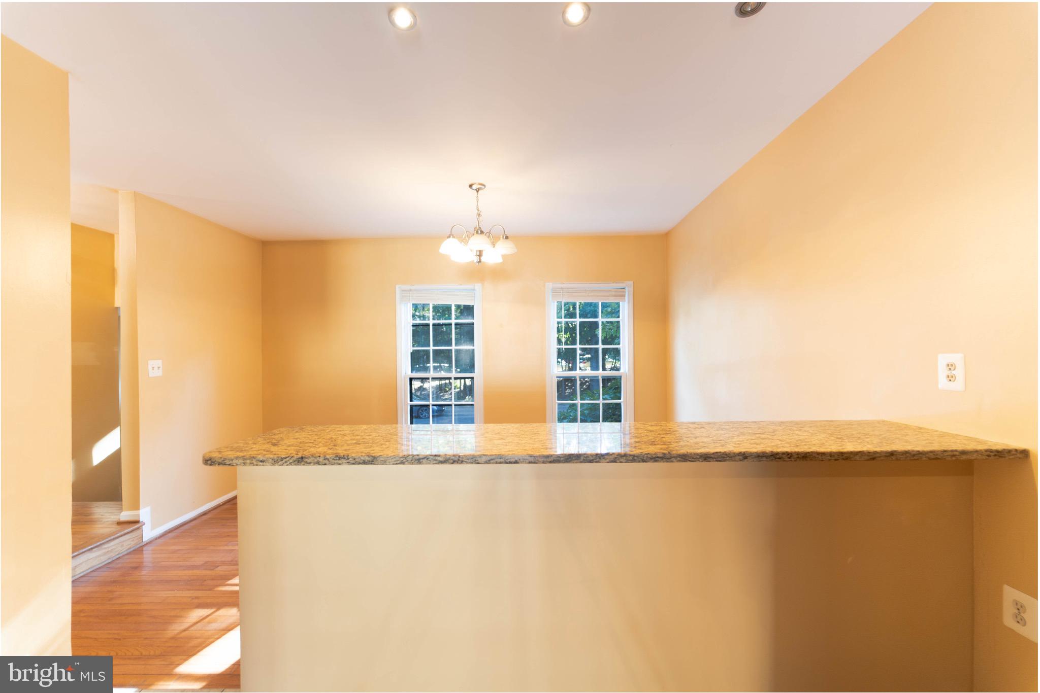 4914 Carriagepark Road Fairfax, VA 22032 - Photo 5 of 40
