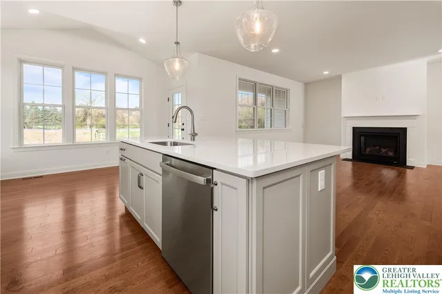 $865,000 | 4276 Stonebridge Drive, Bethlehem, PA 18015