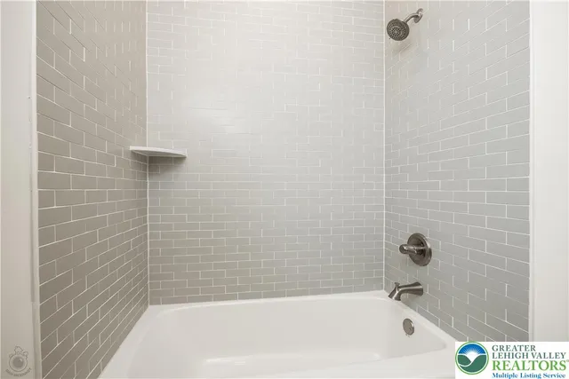 $865,000 | 4276 Stonebridge Drive, Bethlehem, PA 18015