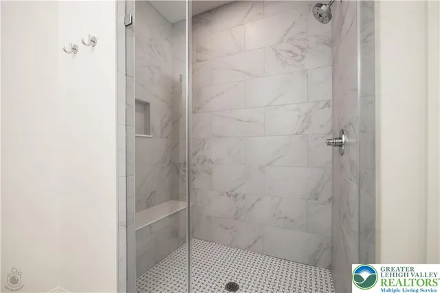 $865,000 | 4276 Stonebridge Drive, Bethlehem, PA 18015