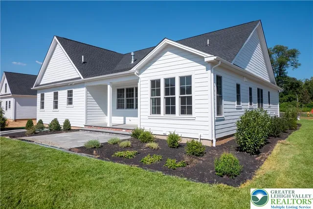 $865,000 | 4276 Stonebridge Drive, Bethlehem, PA 18015