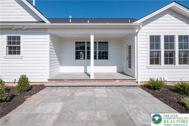 $865,000 | 4276 Stonebridge Drive, Bethlehem, PA 18015