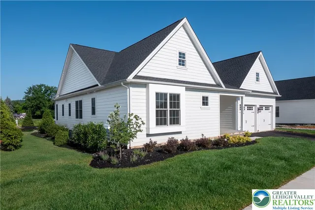 $865,000 | 4276 Stonebridge Drive, Bethlehem, PA 18015