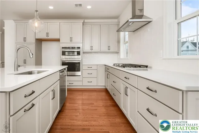 $865,000 | 4276 Stonebridge Drive, Bethlehem, PA 18015