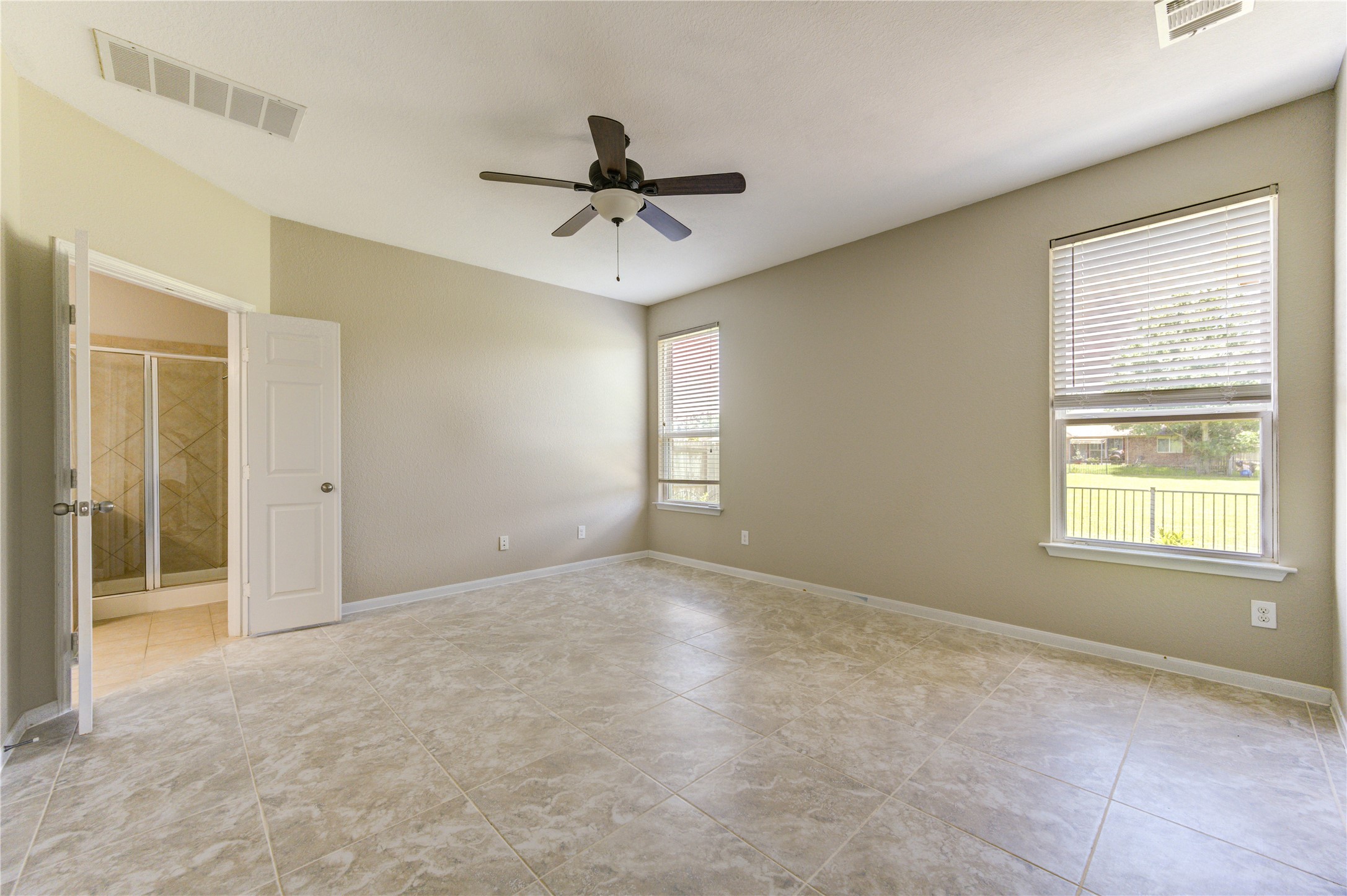 6014 Watford Bend Rosenberg, TX 77471 - Photo 10 of 24 Gallery Image 10
