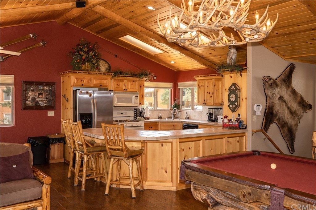 42692 Timberline Trail Big Bear Lake, CA 92315 - Photo 12 of 38