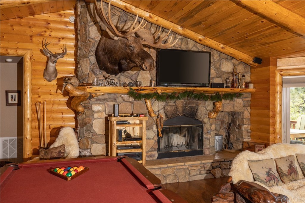 42692 Timberline Trail Big Bear Lake, CA 92315 - Photo 14 of 38