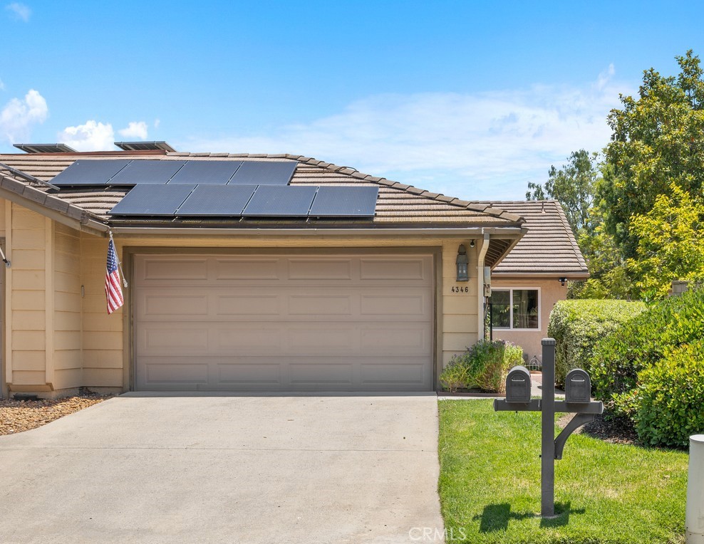 4346 Los Padres Drive Fallbrook, CA 92028 - Photo 2 of 31 front view of house with a yard