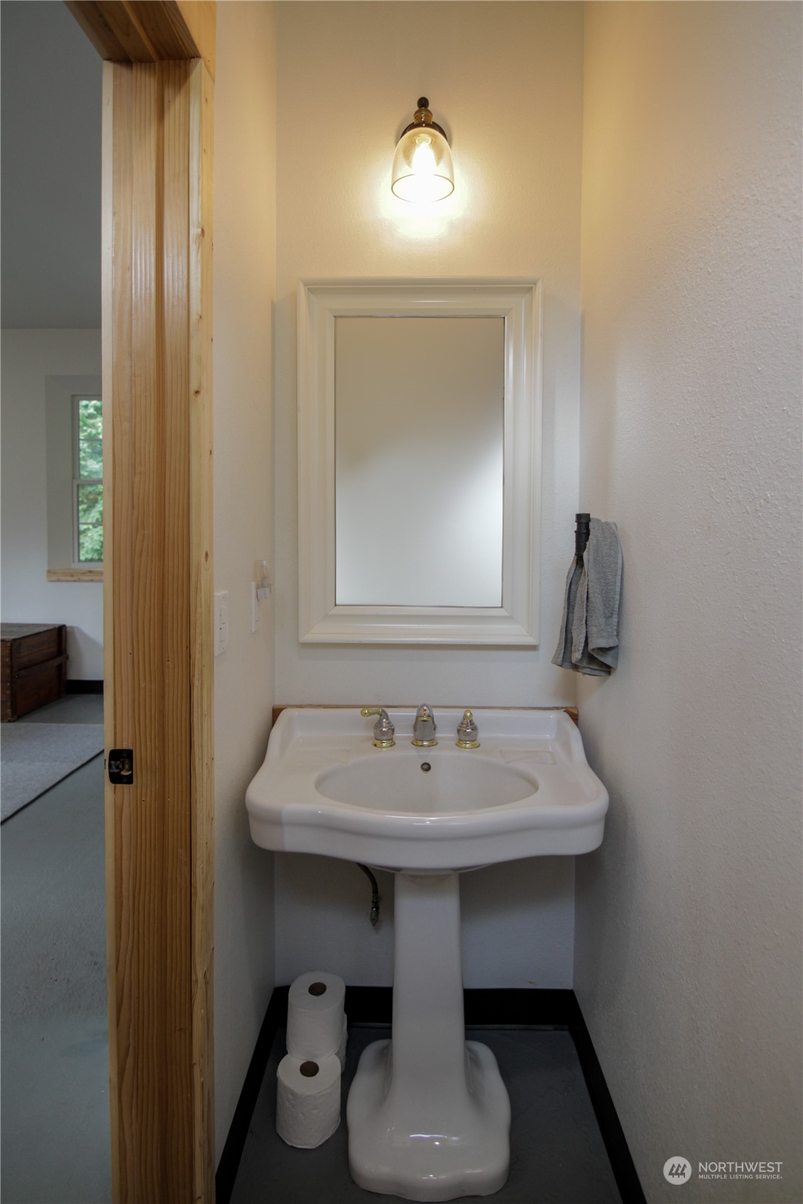 120 Swindler Road Winlock, WA 98596 - Photo 18 of 37 a bathroom with a sink and a mirror