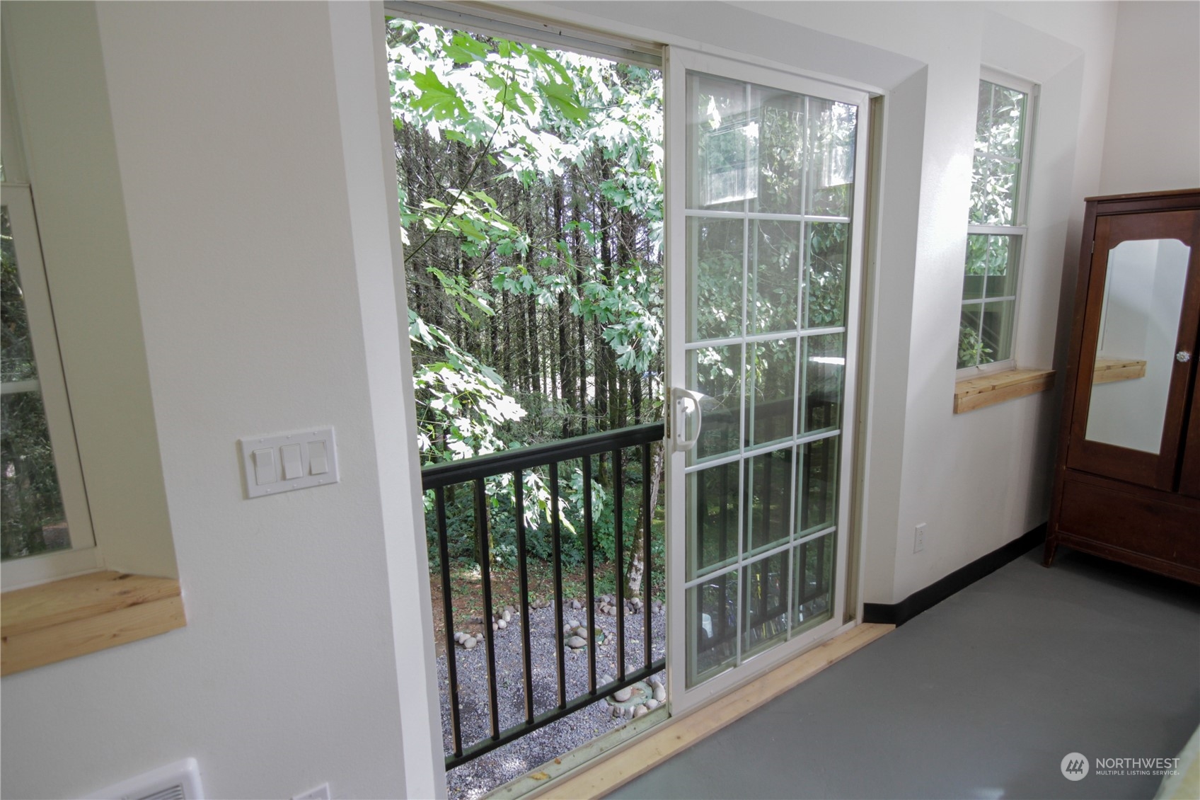 120 Swindler Road Winlock, WA 98596 - Photo 21 of 37 a view of a balcony