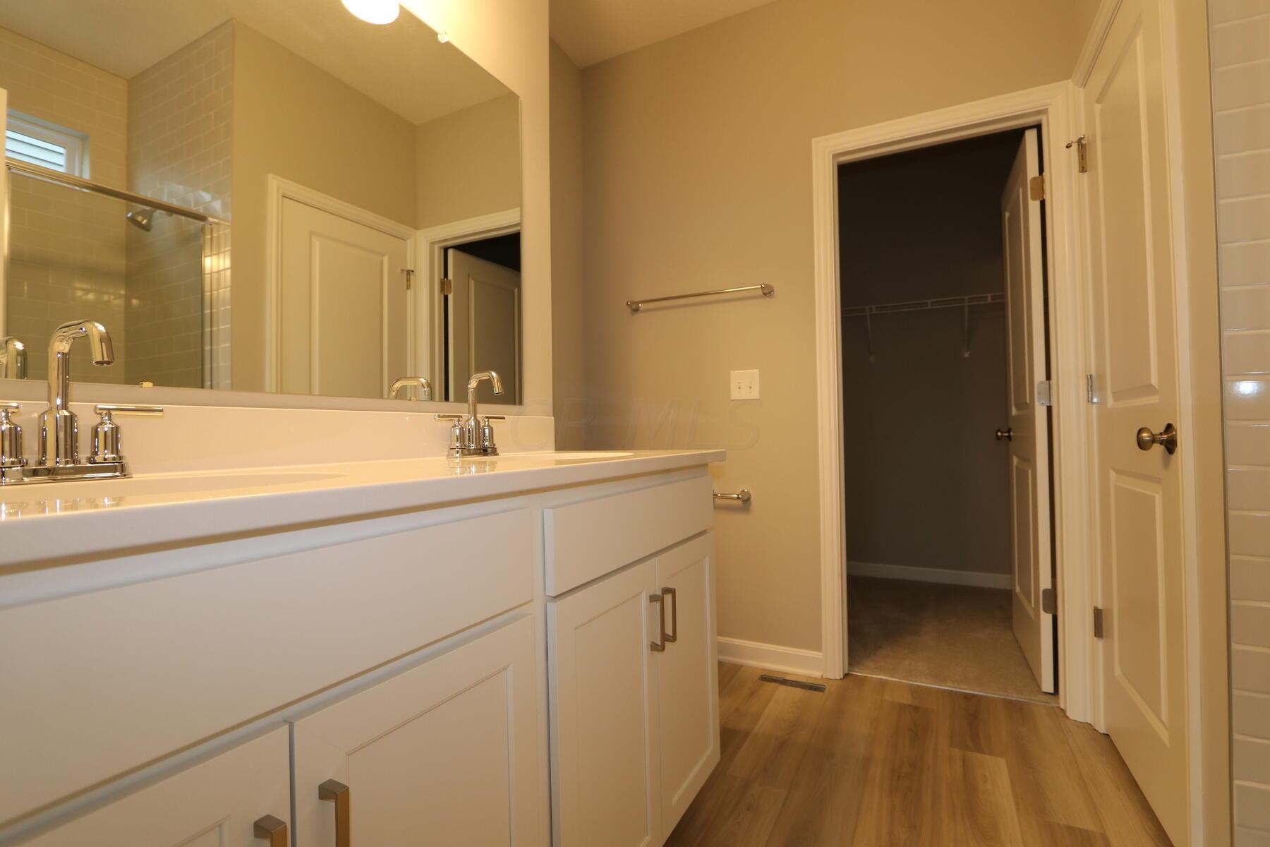 3116 McKinney Road Grove City, OH 43123 - Photo 13 of 15 Bathroom
