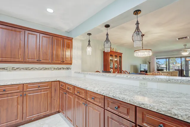 $280,000 | 6148 Southeast Georgetown Place, Unit 805, Hobe Sound, FL 33455