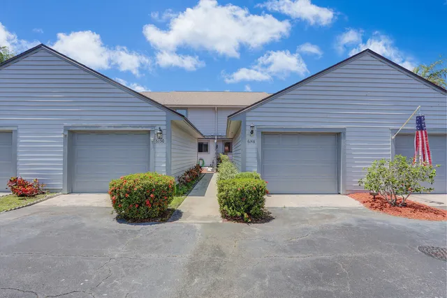 $280,000 | 6148 Southeast Georgetown Place, Unit 805, Hobe Sound, FL 33455