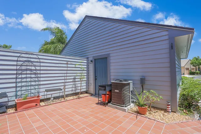 $280,000 | 6148 Southeast Georgetown Place, Unit 805, Hobe Sound, FL 33455