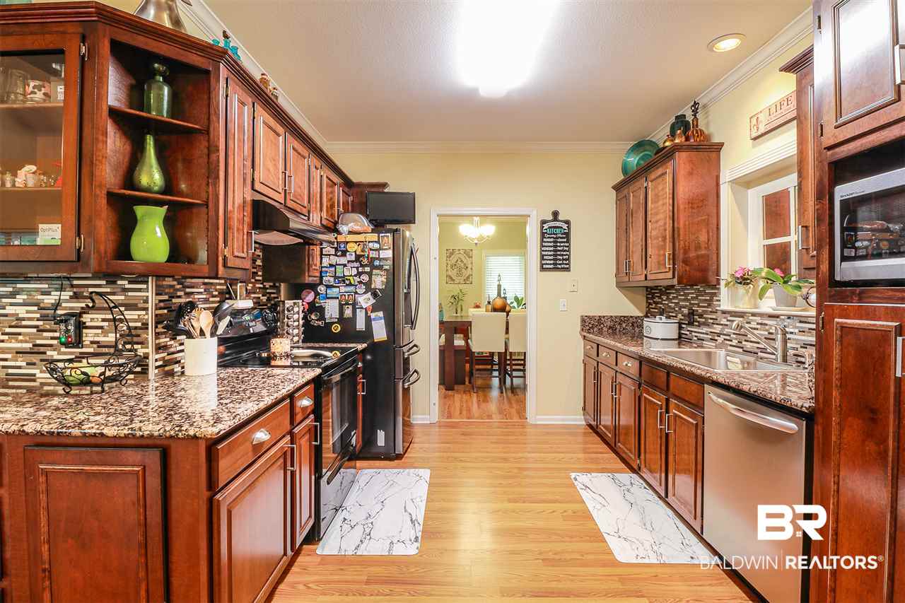 172 Lakeview Loop Daphne, AL 36526 - Photo 12 of 33