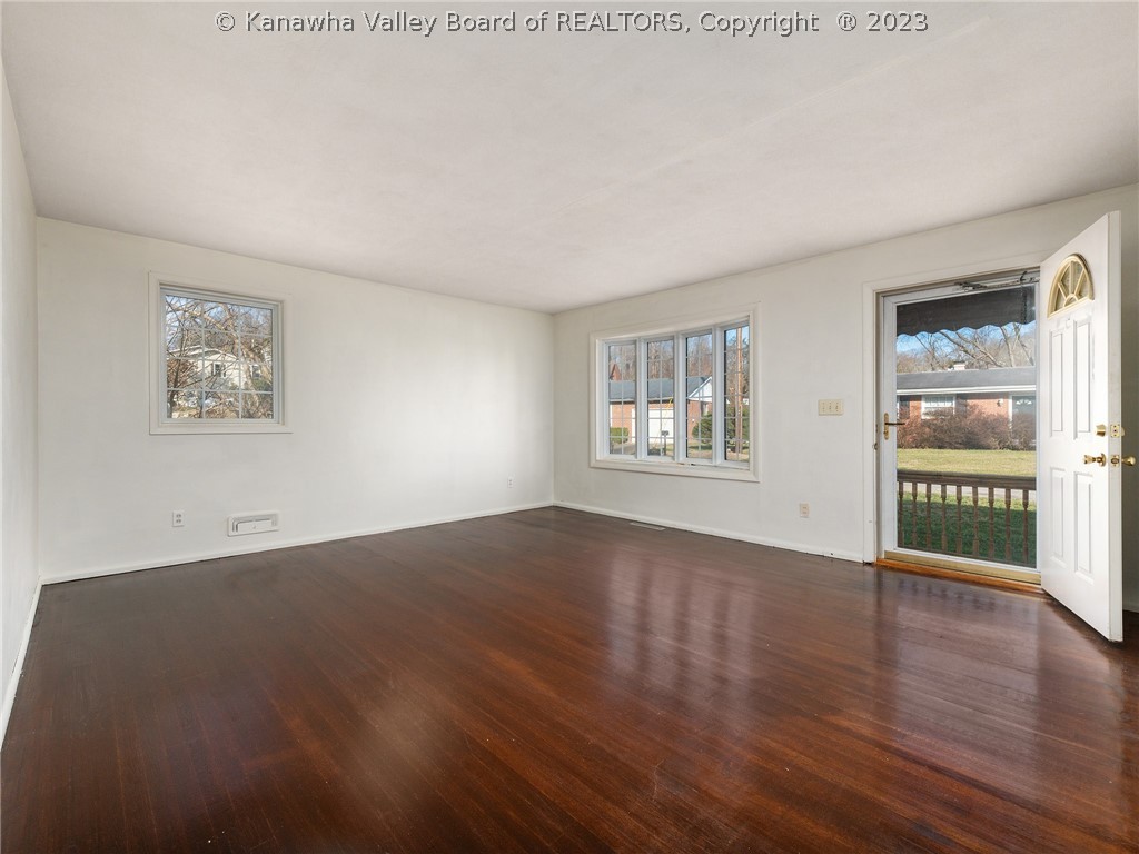 822 Walters Road Charleston, WV 25314 - Photo 5 of 22 Gallery Image 5
