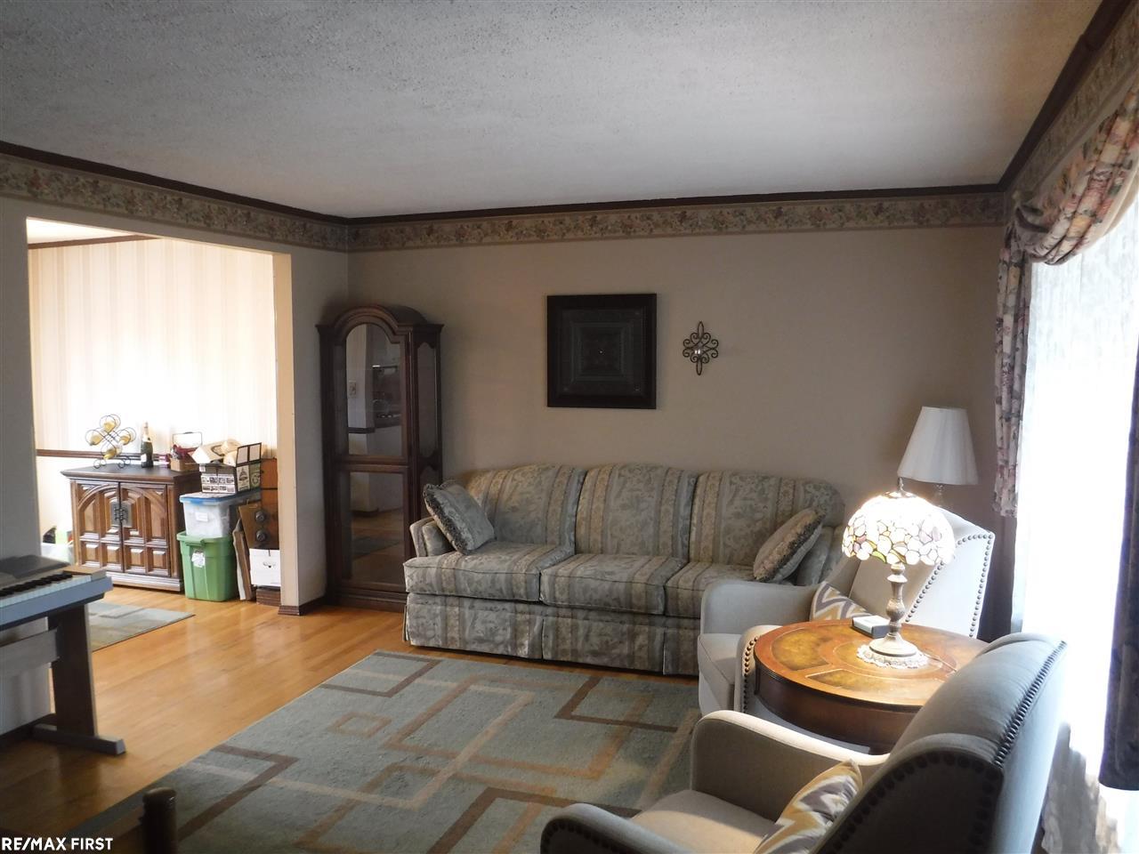 3827 Common Road Warren, MI 48092 - Photo 4 of 25 Gallery Image 4
