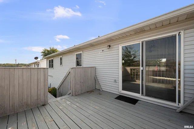 $225,000 | 916 Ash Drive, Colona, IL 61241