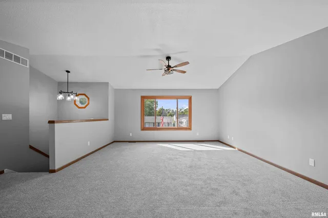 $225,000 | 916 Ash Drive, Colona, IL 61241