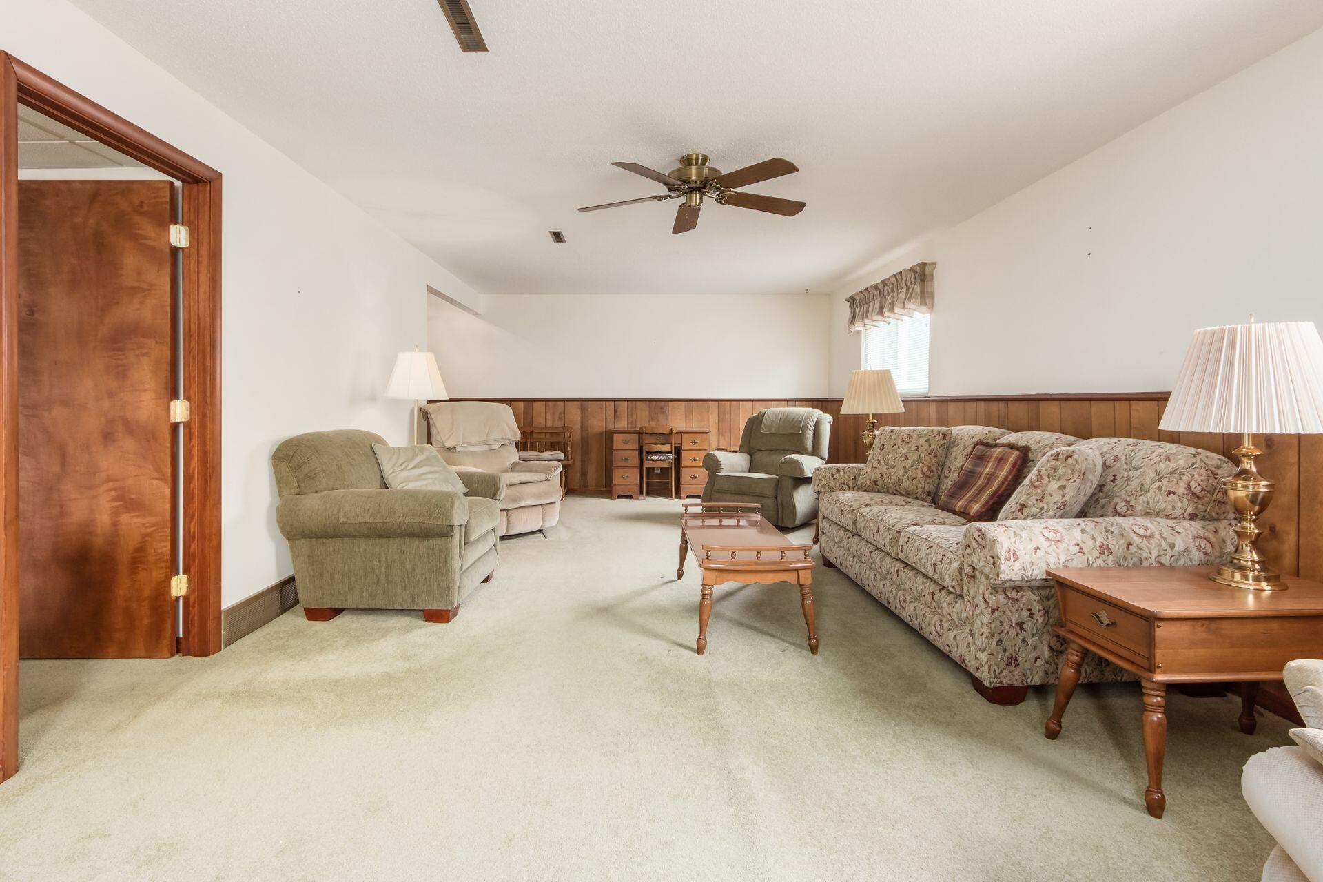 4811 Manitoba Road Columbus, OH 43229 - Photo 21 of 35 Family Room
