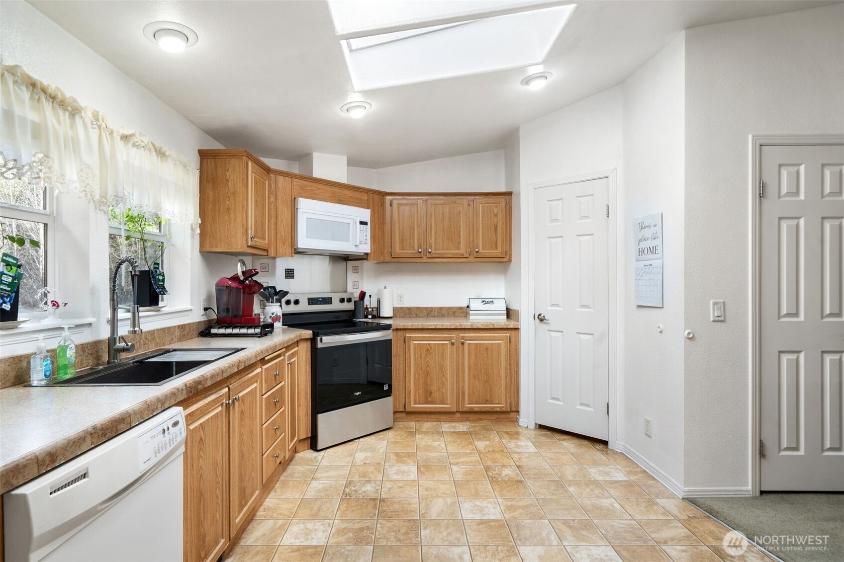 320 Rivendell Road Grapeview, WA 98546 - Photo 10 of 36