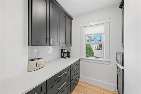 $649,900 | 18 Hillcroft Avenue, Worcester, MA 01606