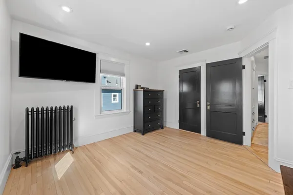 $649,900 | 18 Hillcroft Avenue, Worcester, MA 01606