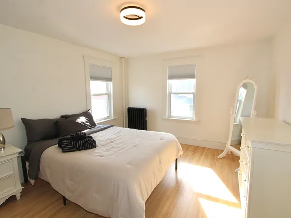 $649,900 | 18 Hillcroft Avenue, Worcester, MA 01606