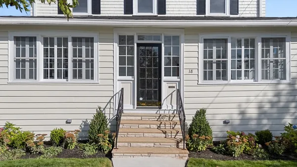 $649,900 | 18 Hillcroft Avenue, Worcester, MA 01606