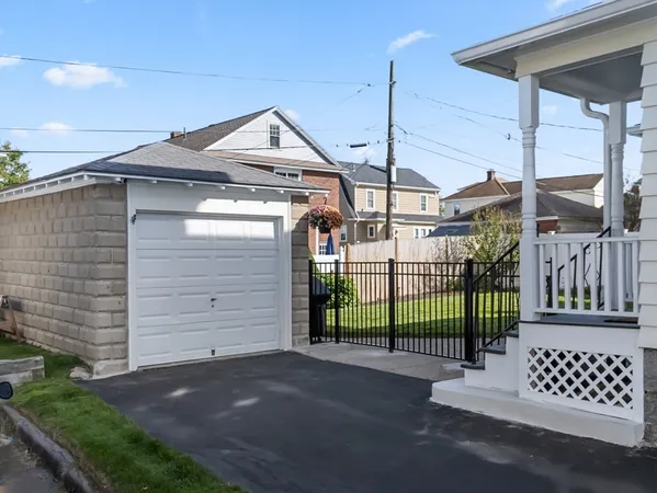 $649,900 | 18 Hillcroft Avenue, Worcester, MA 01606