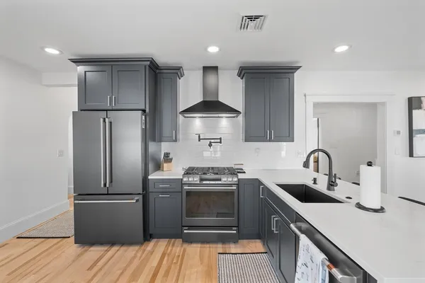 $649,900 | 18 Hillcroft Avenue, Worcester, MA 01606