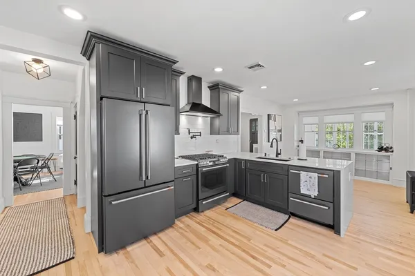 $649,900 | 18 Hillcroft Avenue, Worcester, MA 01606