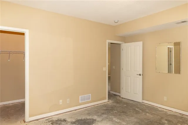 $392,500 | 11575 Bell Ct Drive, Unit 102, Olathe, KS 66061