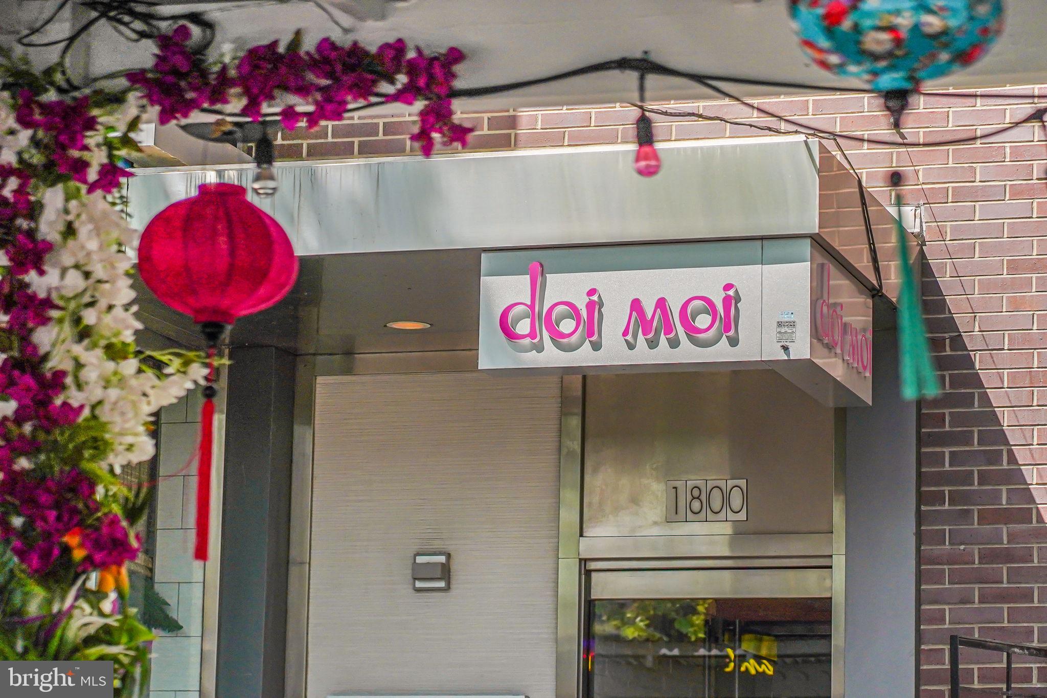 1519 Kingman Place Northwest Washington, DC 20005 - Photo 24 of 25 a street sign that is on a wall