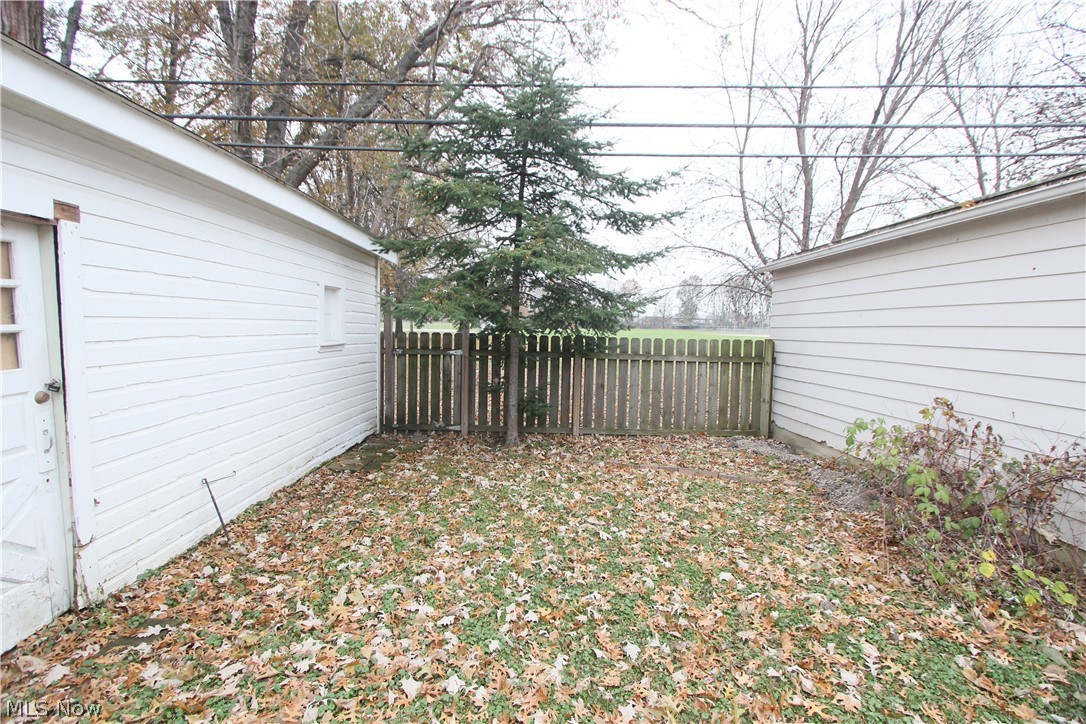 3292 Berea Road Cleveland, OH 44111 - Photo 22 of 25 Gallery Image 22