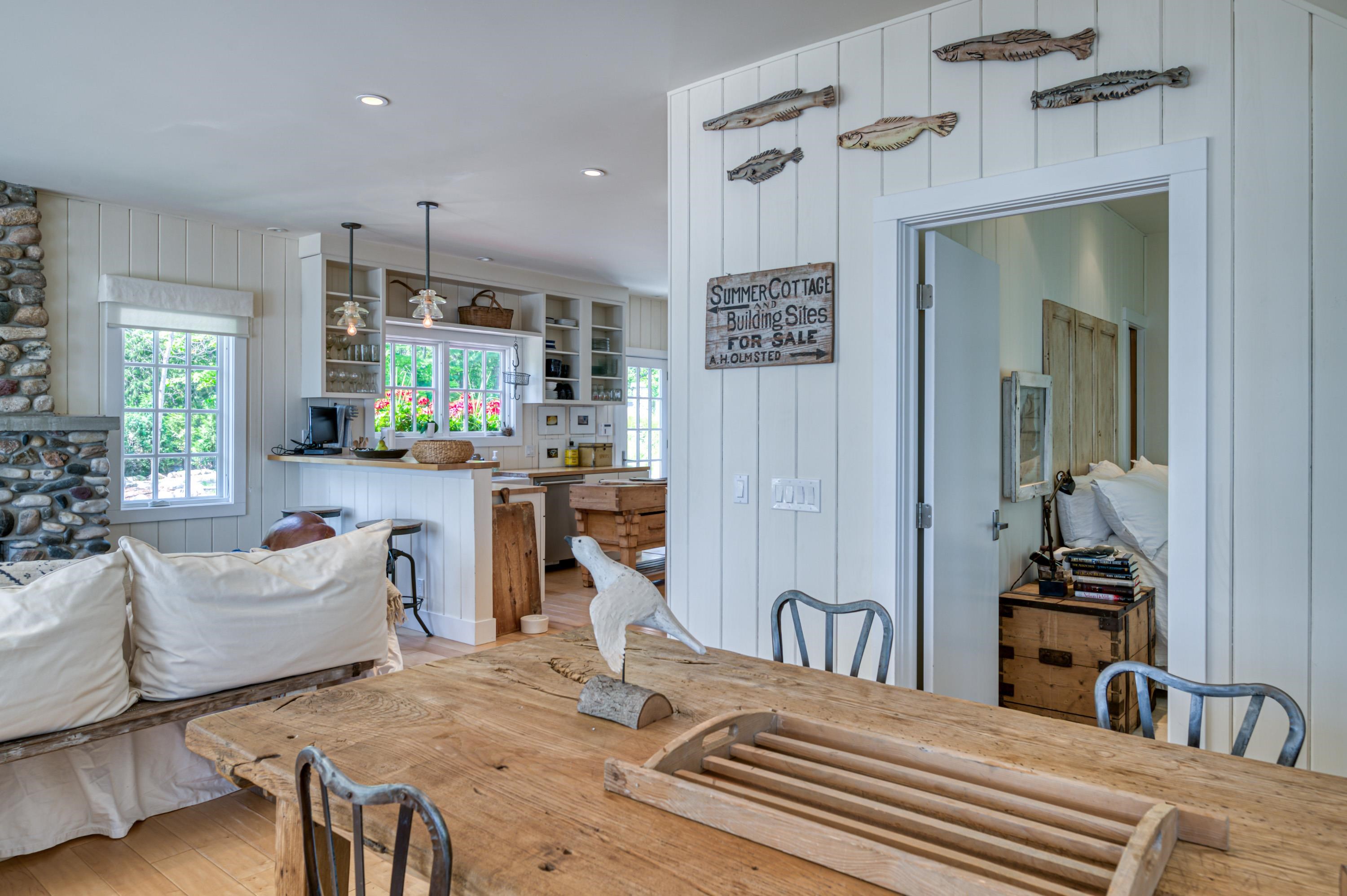 6298 East Shore Road Traverse City, MI 49686 - Photo 38 of 68 1911641-37.JPG