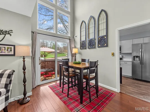$360,000 | 2000 Trailcrest Lane, Unit 2, Kirkwood, MO 63122