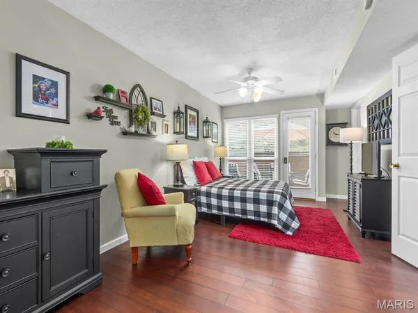 $360,000 | 2000 Trailcrest Lane, Unit 2, Kirkwood, MO 63122